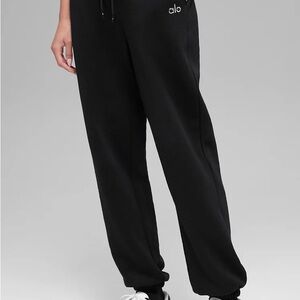 Alo Yoga Black Accolade Sweatpants Size Large NEW